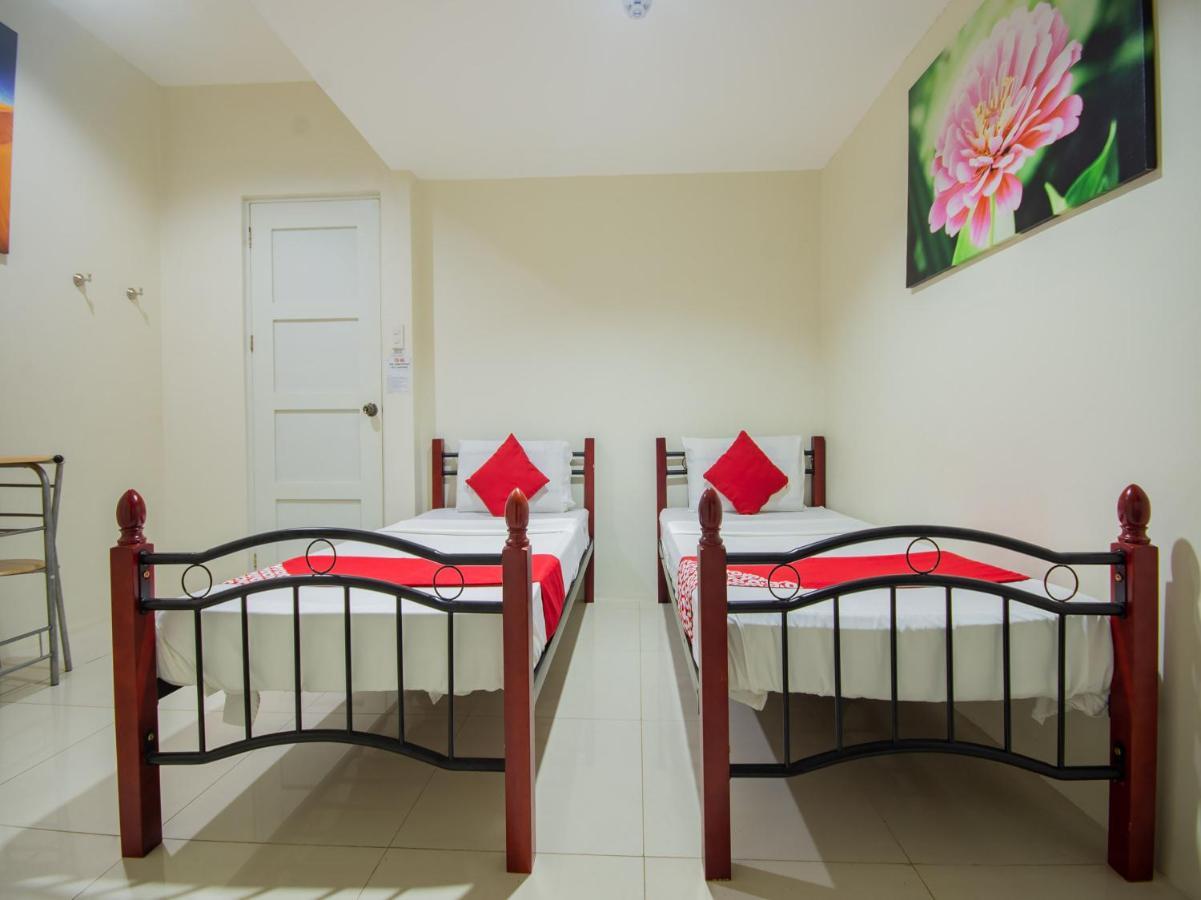 Oyo 707-908 Salinas Suites Cebu Buitenkant foto