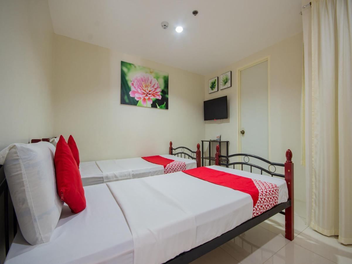Oyo 707-908 Salinas Suites Cebu Buitenkant foto