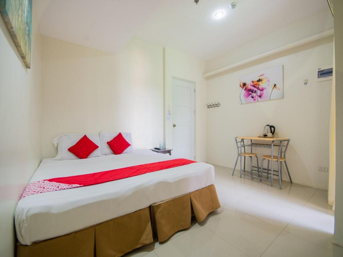 Oyo 707-908 Salinas Suites Cebu Buitenkant foto